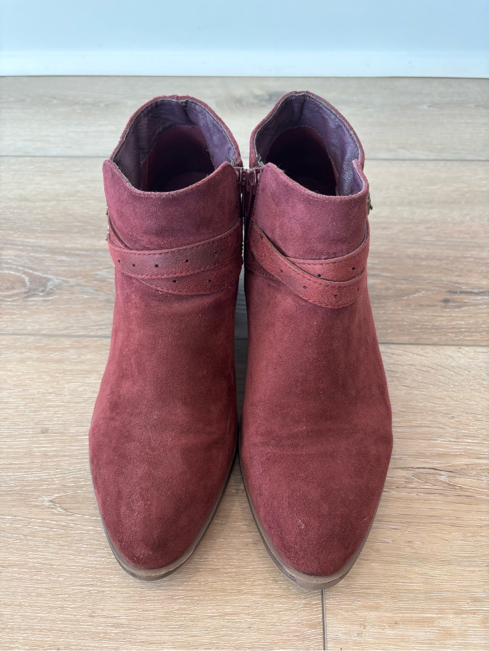 Sonoma Esme Suede Ankle Bootie in Burgundy Size 9 - Picture 3 of 11
